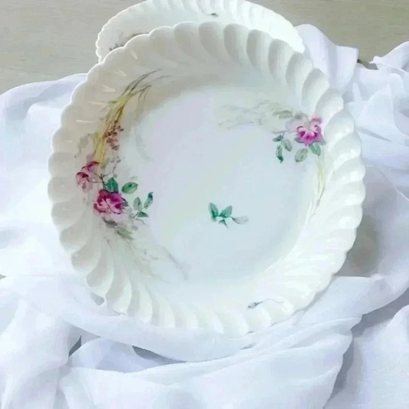 V. Etienne Antique Pink Floral Dinner Plates - Picture 2 of 10